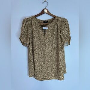 Jones & Co. NWT  Tan/Black leopard Printed Puff-Sleeve Blouse size large